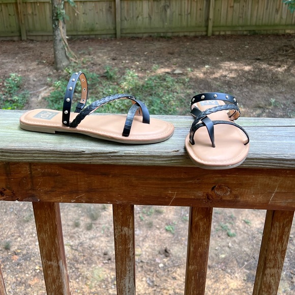 NWT DV by Dolce Vita Strappy Jessa Thong Sandal  size 6.5 - Picture 2 of 12